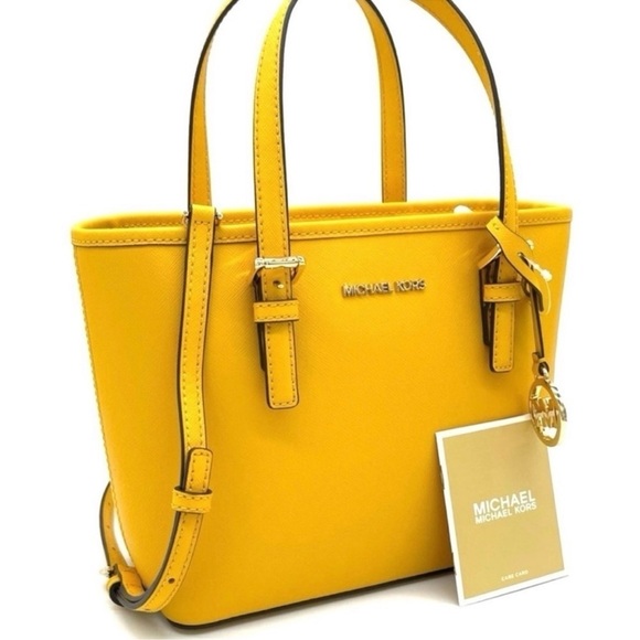 Michael Kors Xsmall Top Zip Tote Crossbody
Bag Jasmine
Yellow - Picture 1 of 8